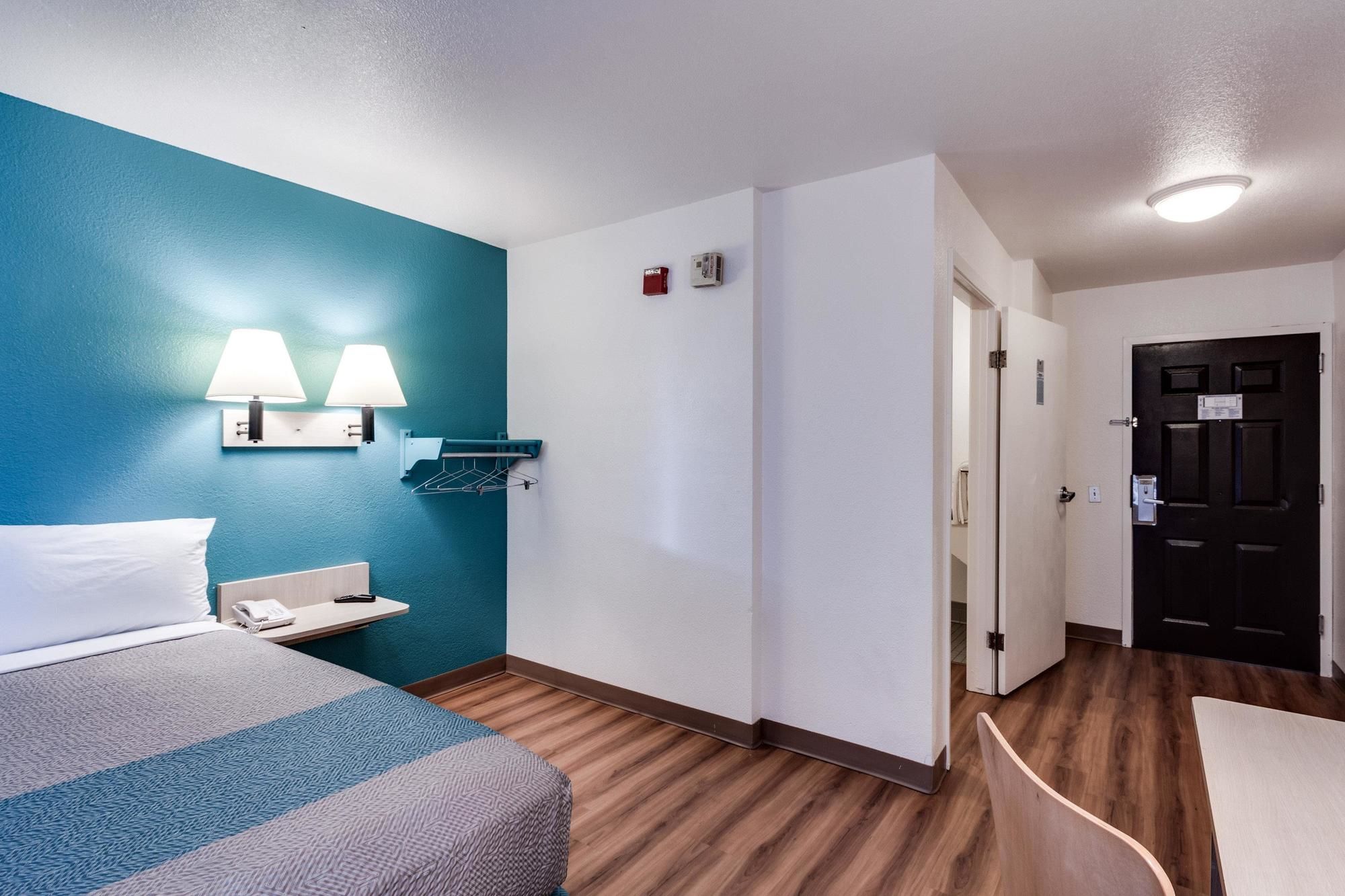 Motel 6 Spokane West Downtown