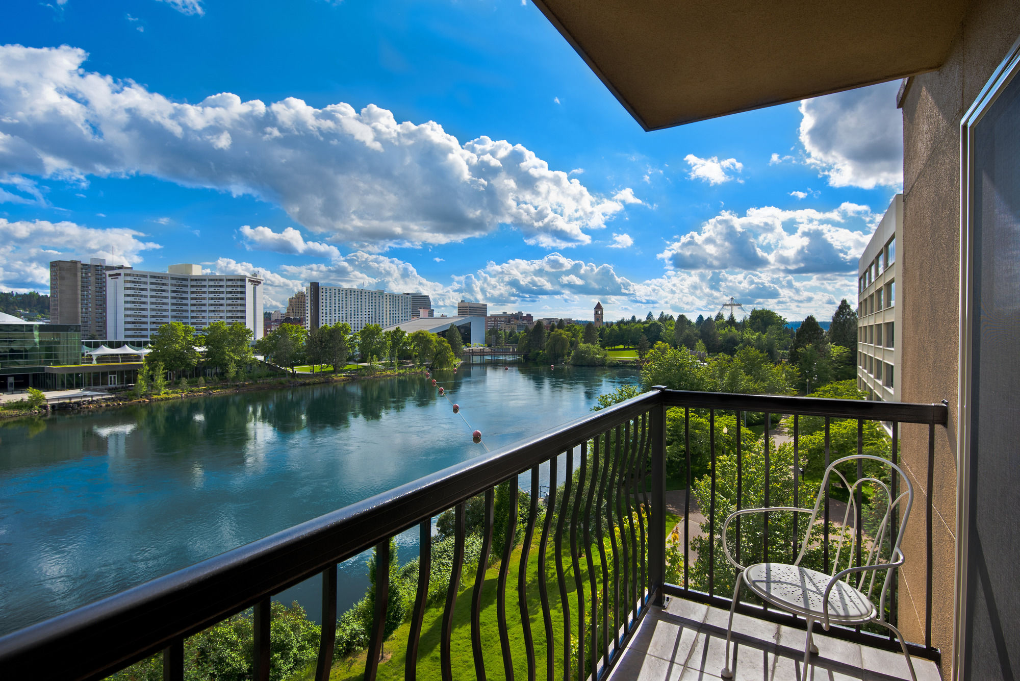 Oxford Suites Spokane