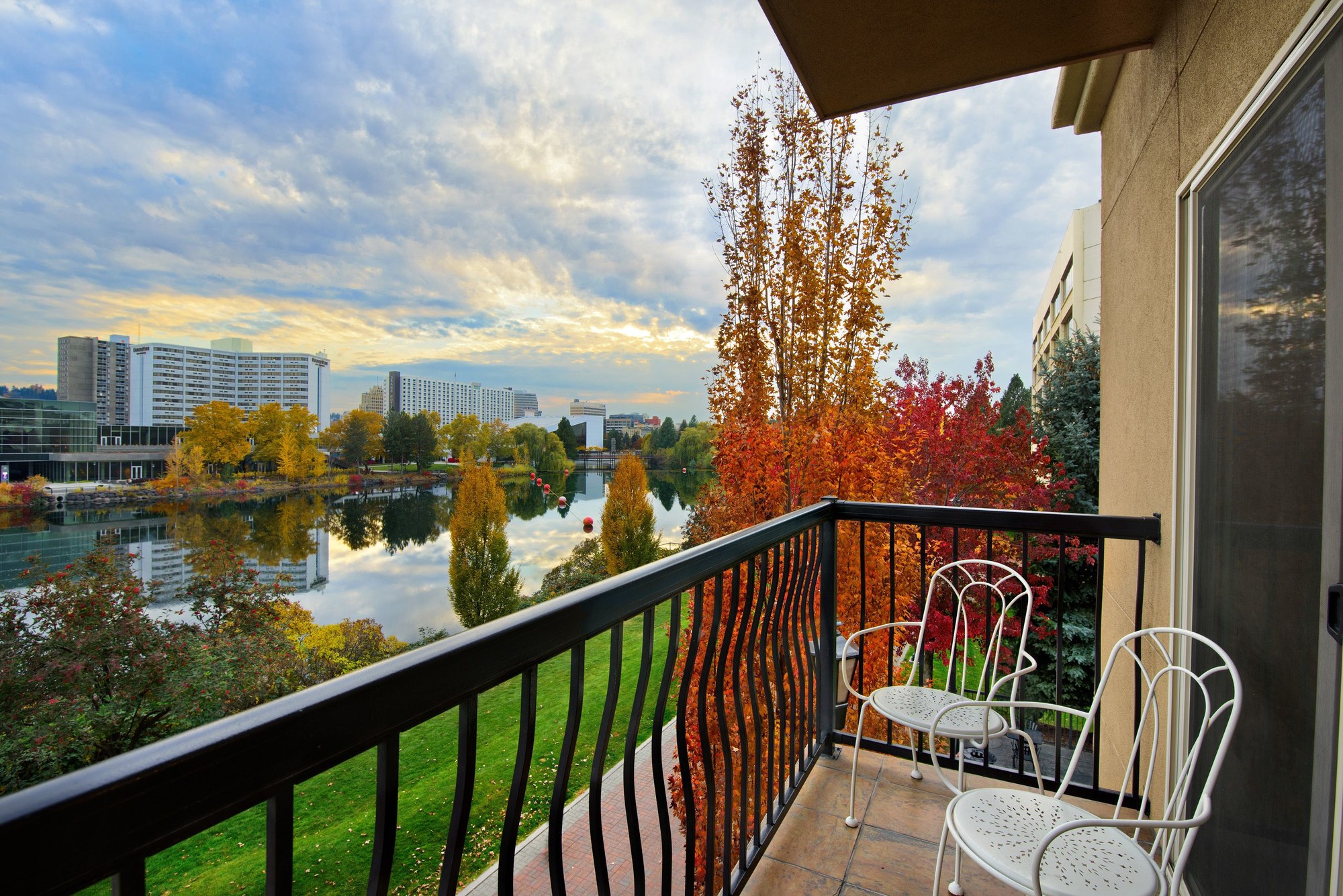 Oxford Suites Spokane