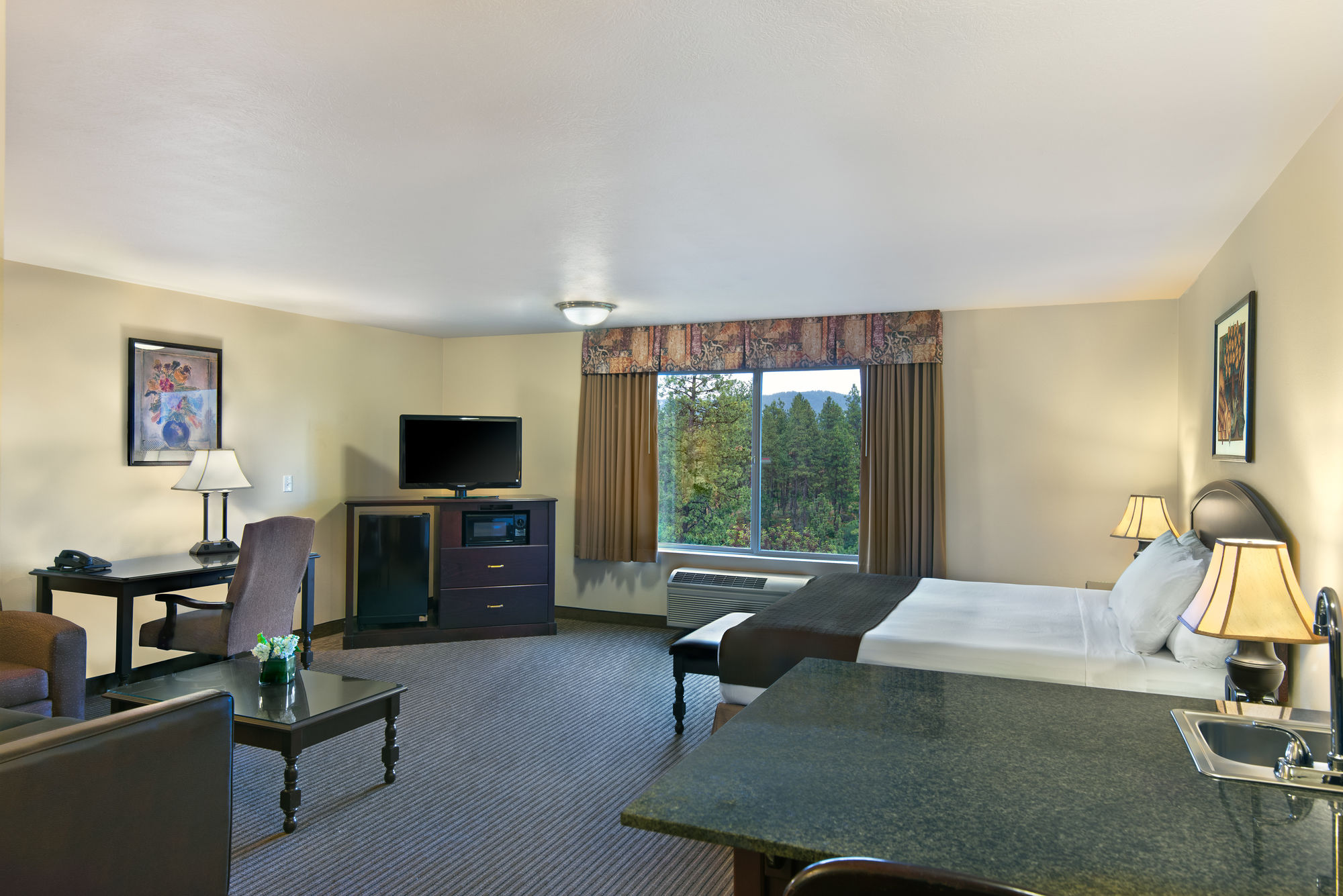 Oxford Suites Spokane Valley