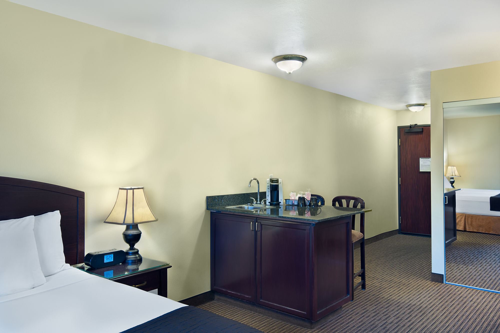 Oxford Suites Spokane Valley