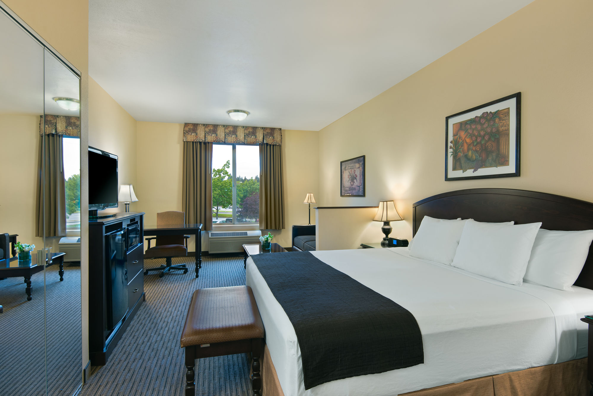 Oxford Suites Spokane Valley