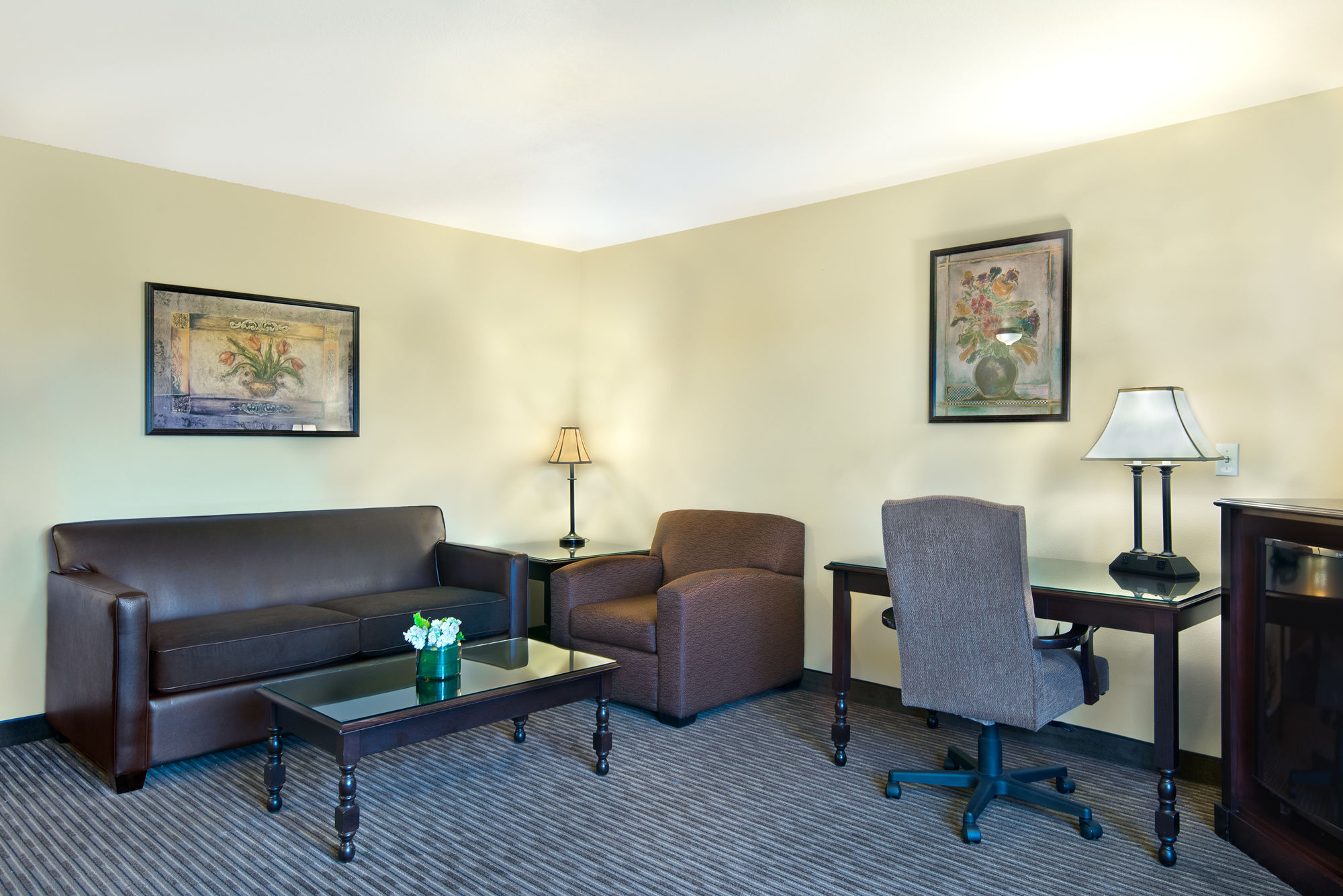 Oxford Suites Spokane Valley