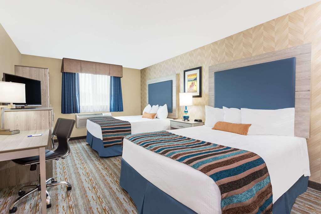 SilverStone Inn & Suites