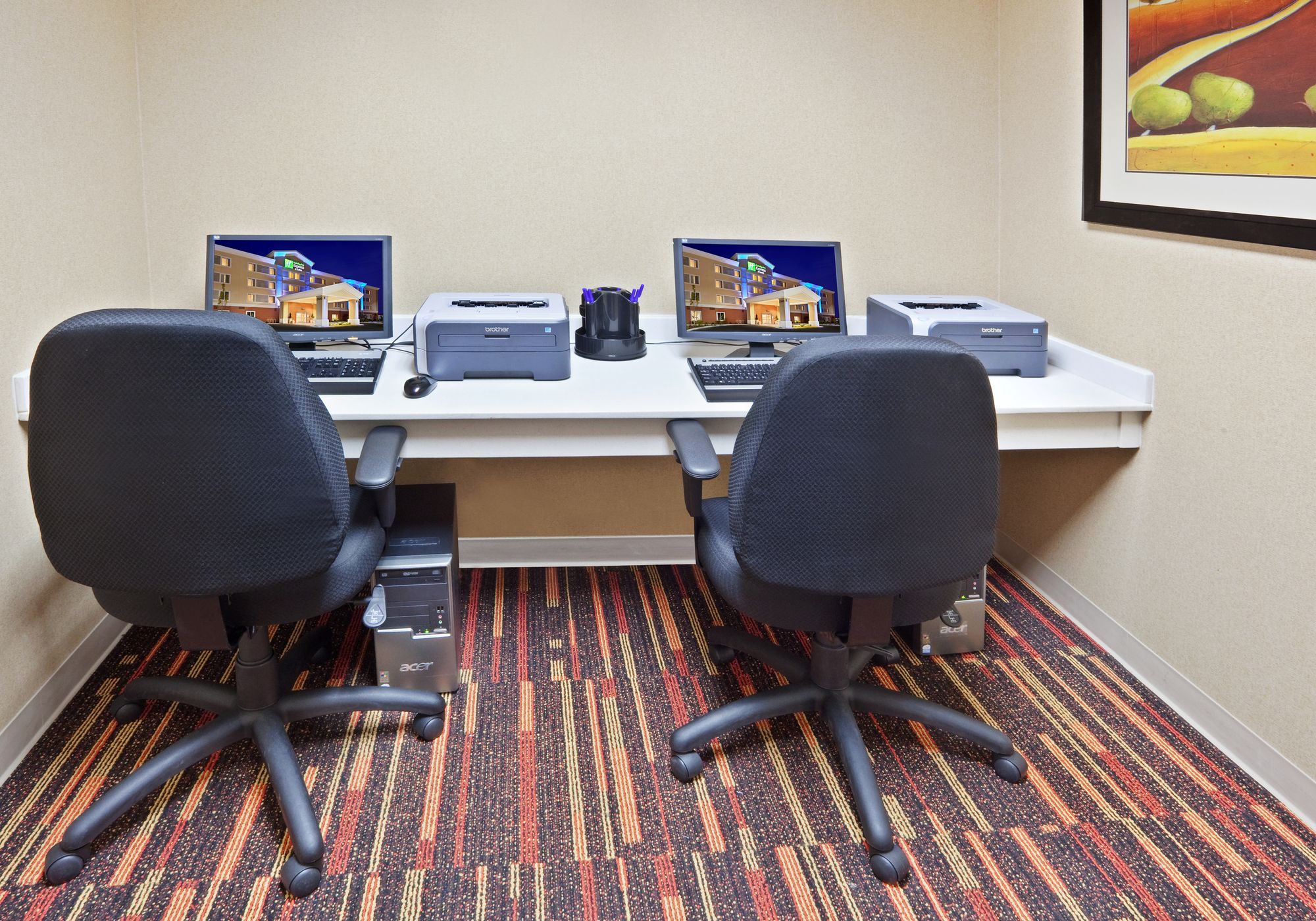 Holiday Inn Express Hotel & Suites Sumner