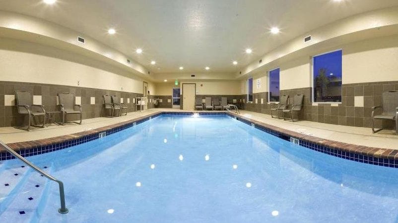 Holiday Inn Express Hotel & Suites Sumner