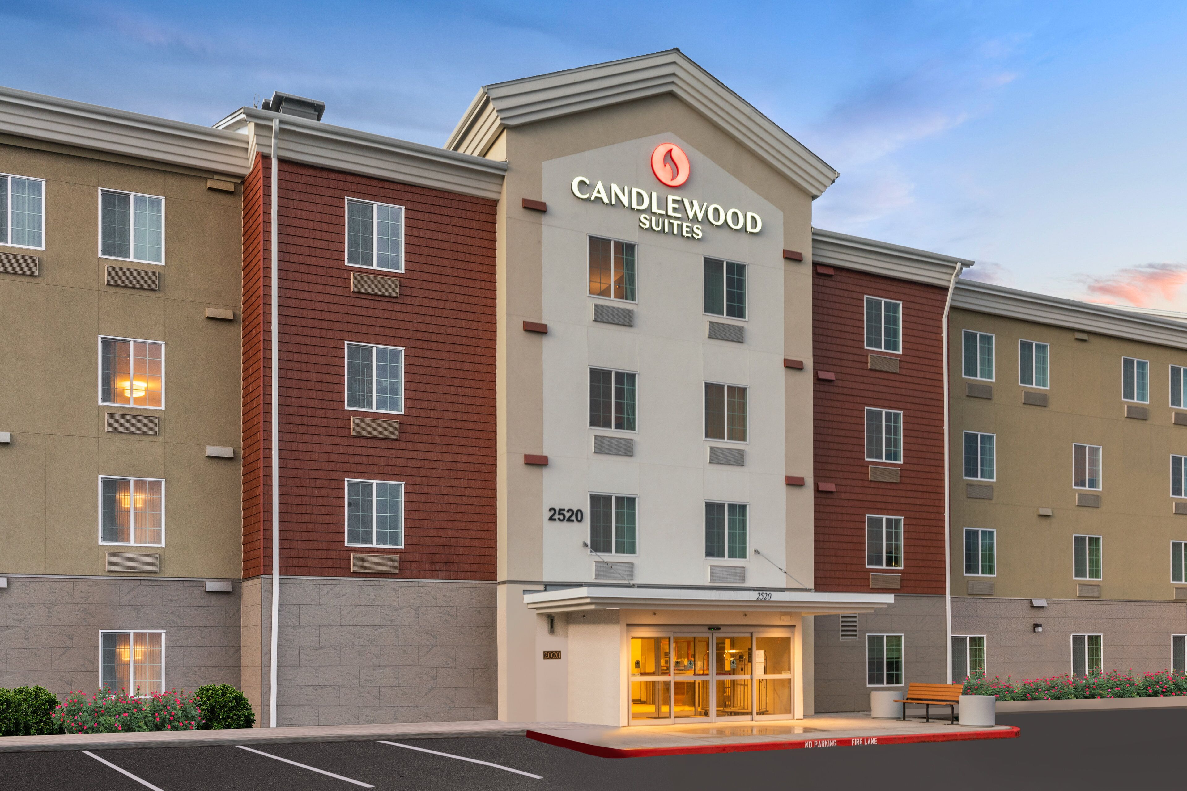 IHG Candlewood Suites Sumner