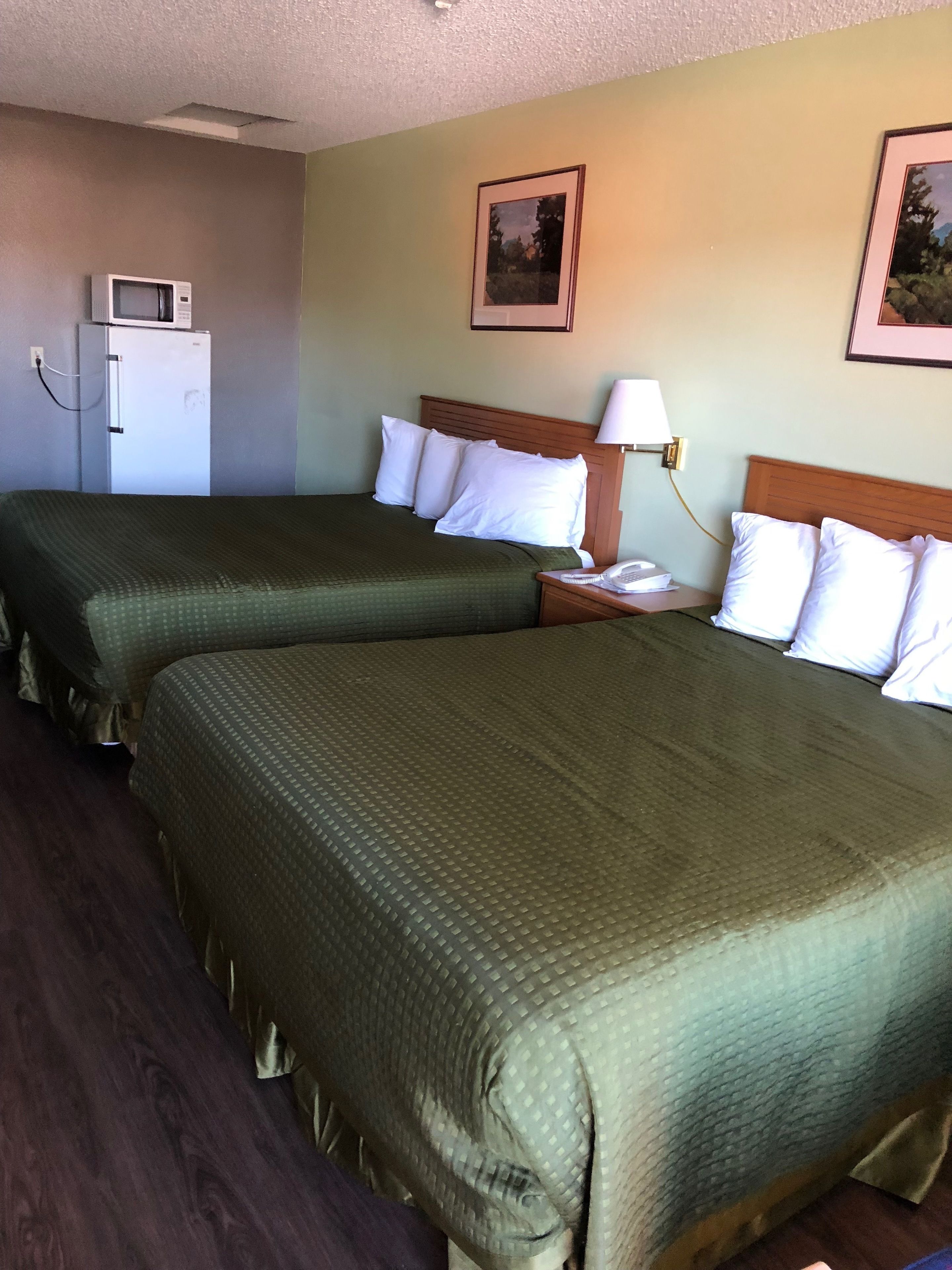 Sumner Motor Inn