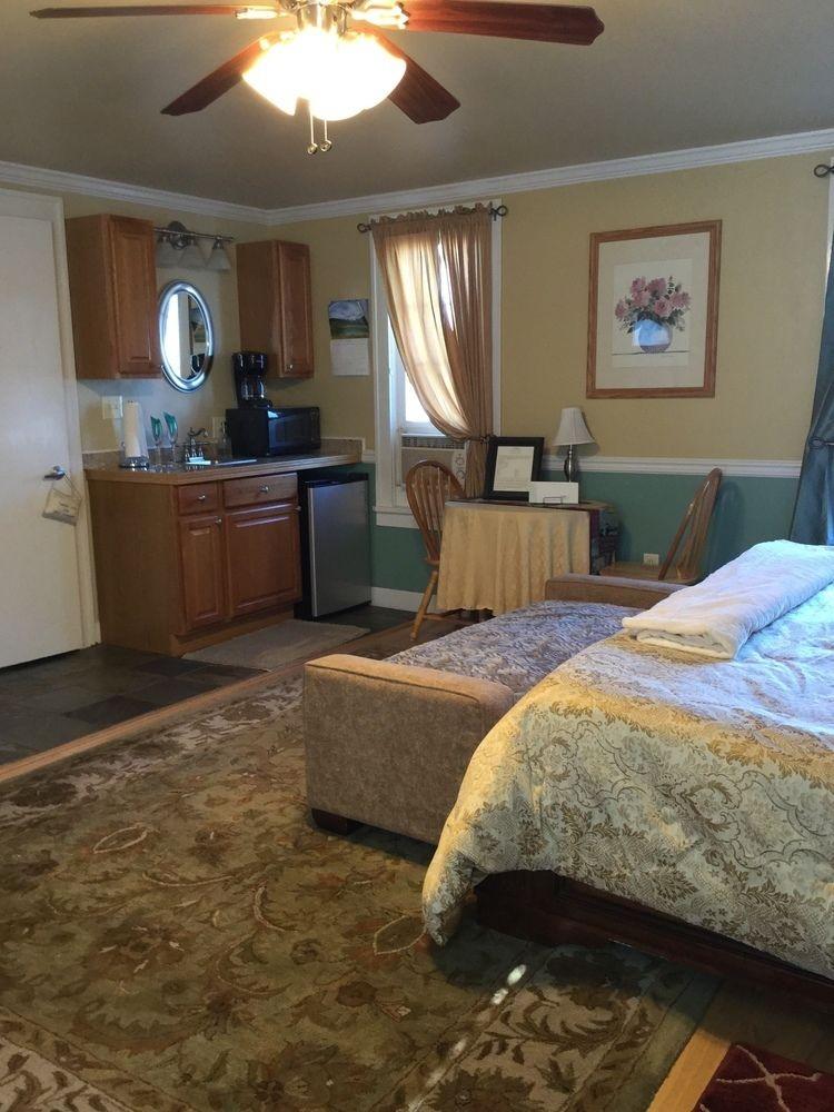 Sunnyside Inn Bed & Breakfast