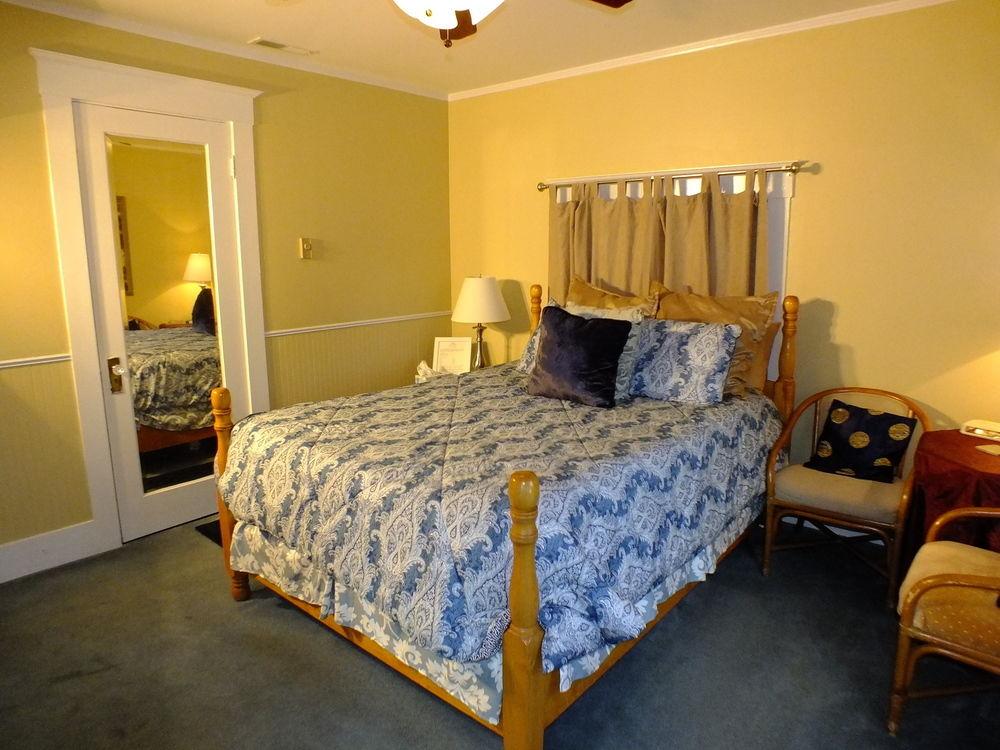 Sunnyside Inn Bed & Breakfast
