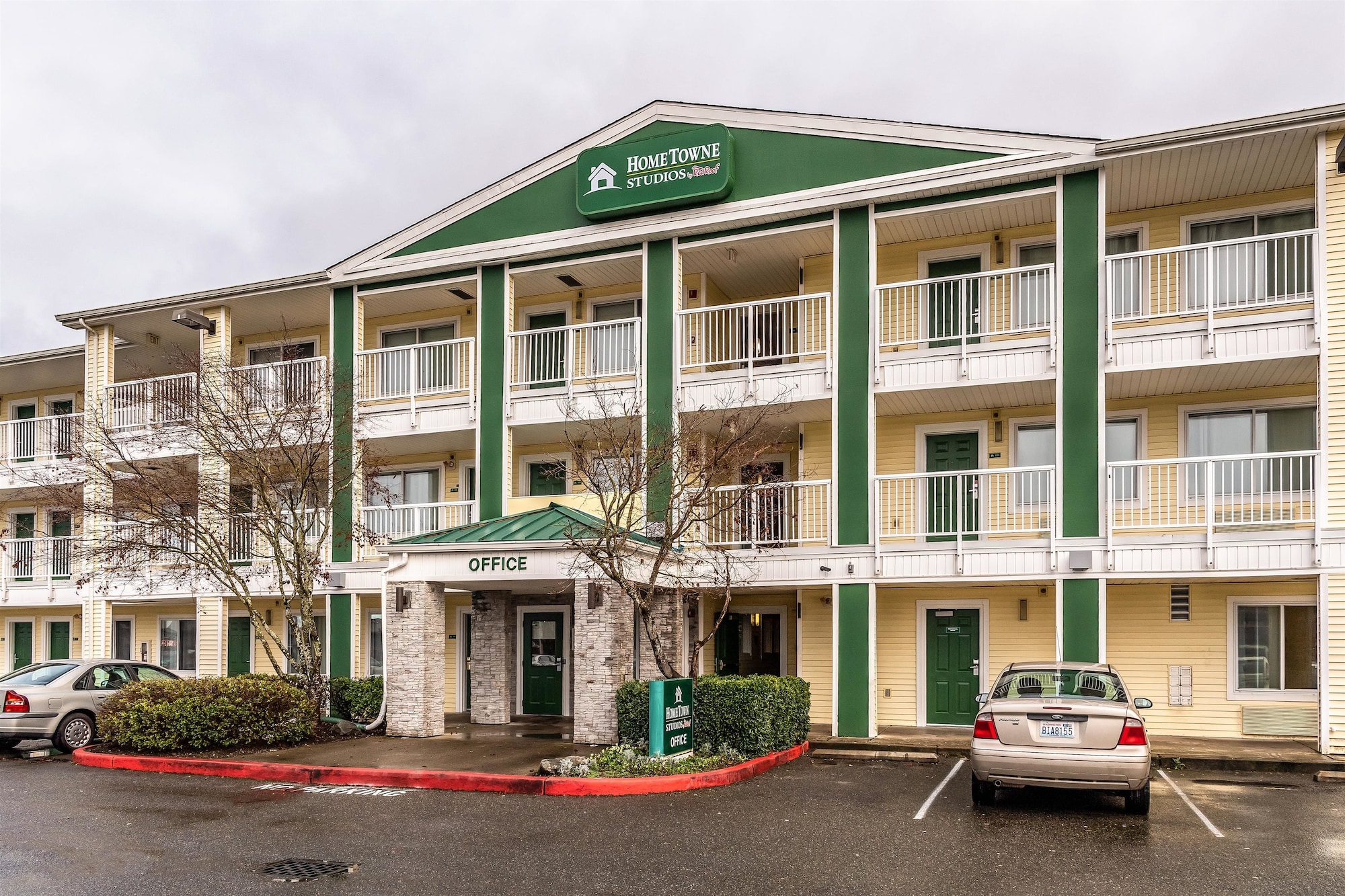HomeTowne Studios Tacoma - Hosmer
