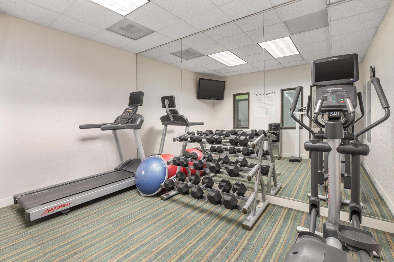 Holiday Inn Express & Suites Tacoma