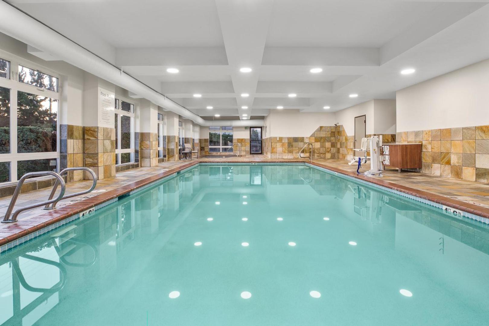 Holiday Inn Express & Suites Tacoma