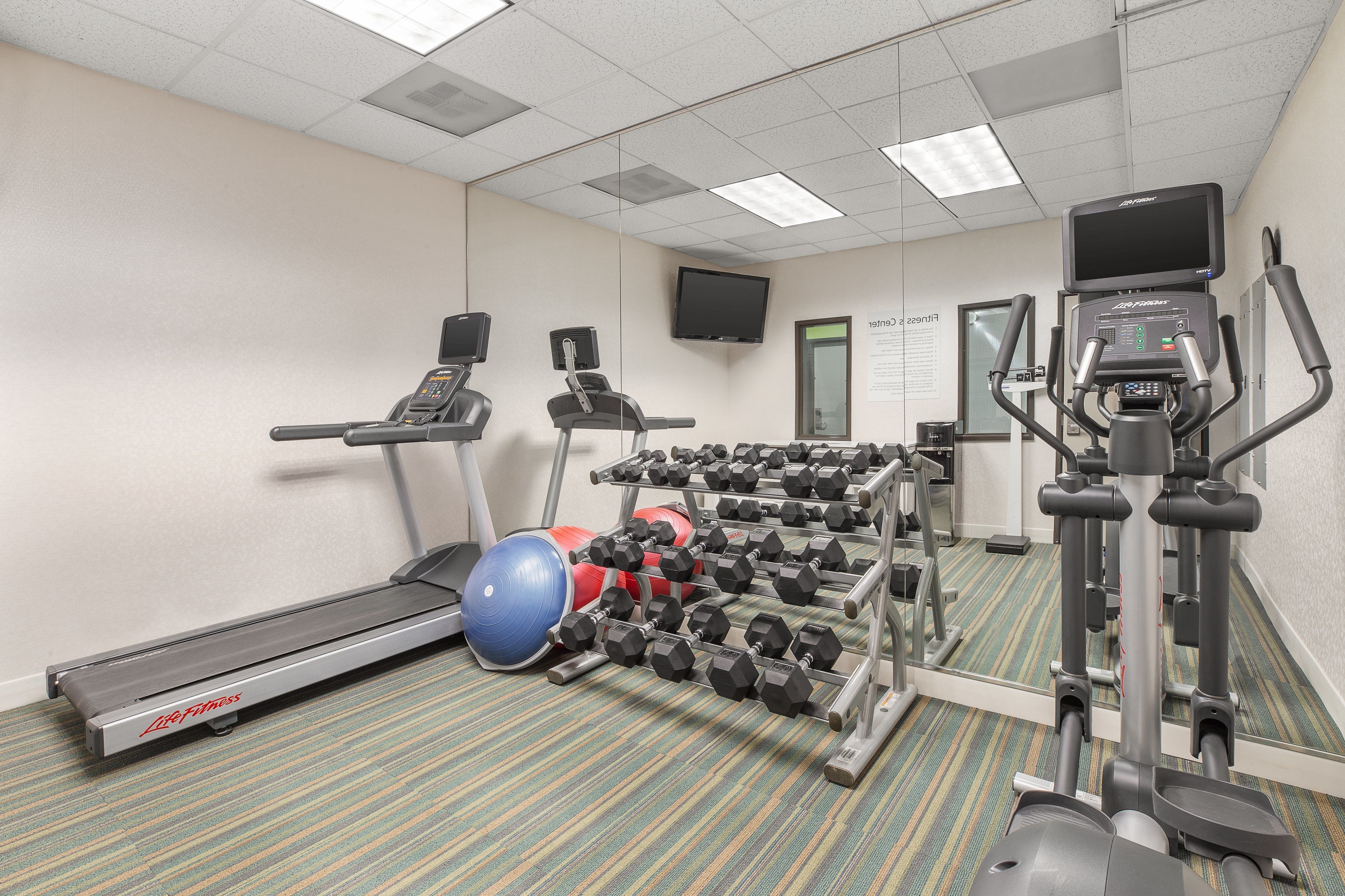 Holiday Inn Express & Suites Tacoma