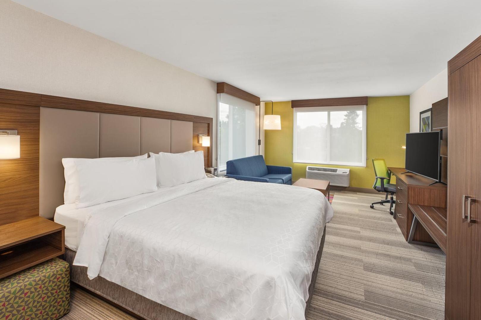 Holiday Inn Express & Suites Tacoma