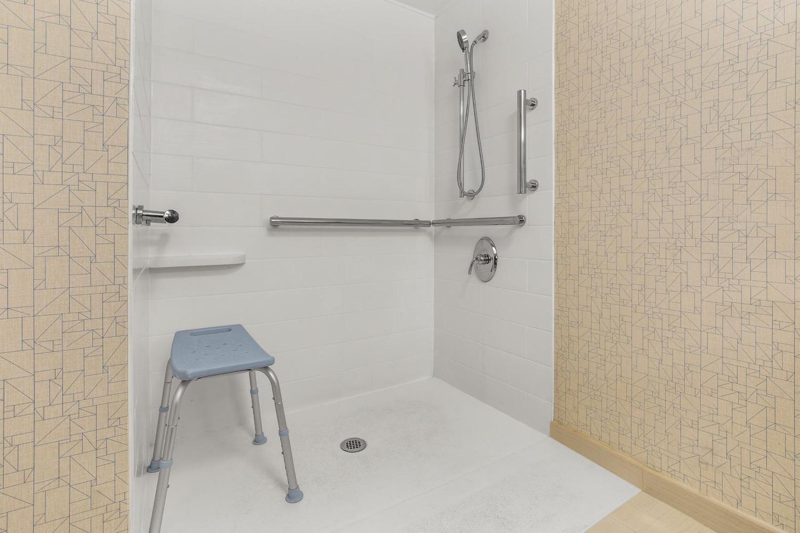 Holiday Inn Express & Suites Tacoma