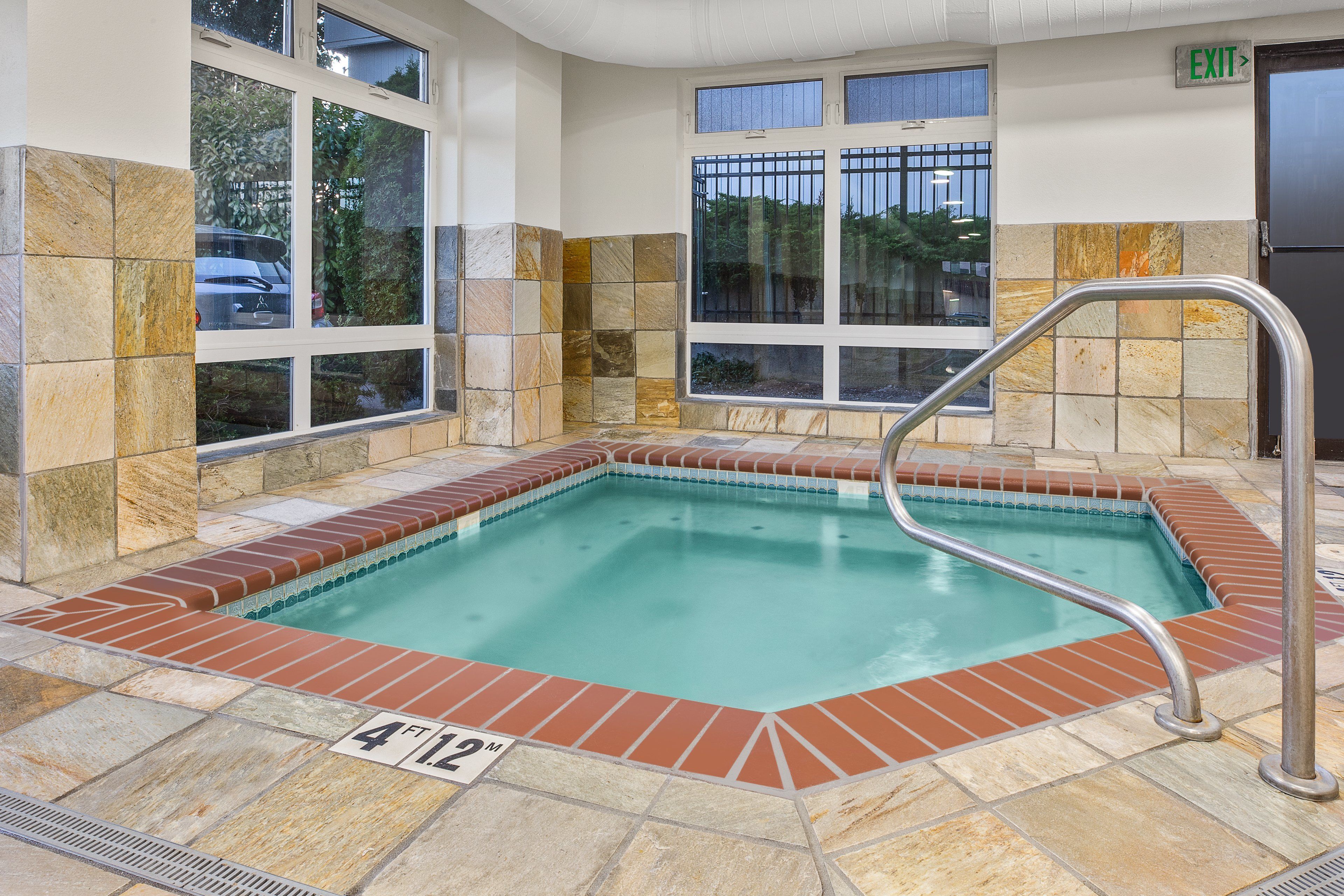 Holiday Inn Express & Suites Tacoma