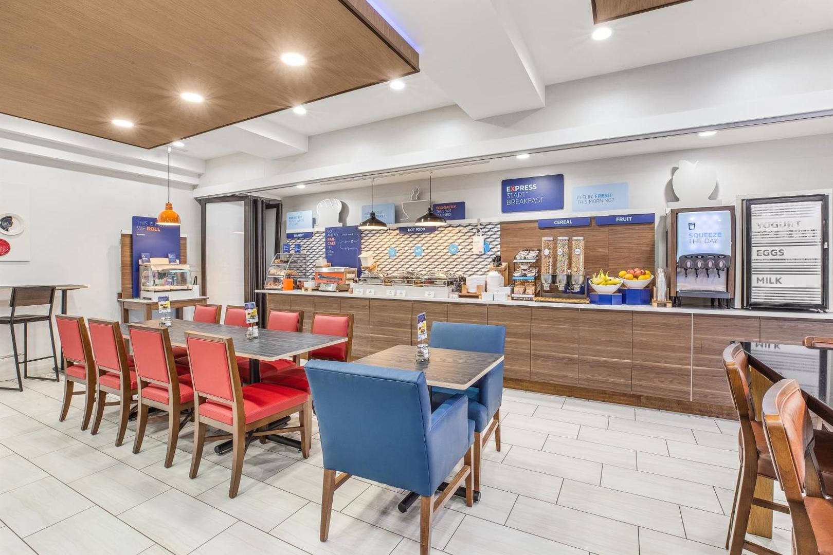 Holiday Inn Express & Suites Tacoma