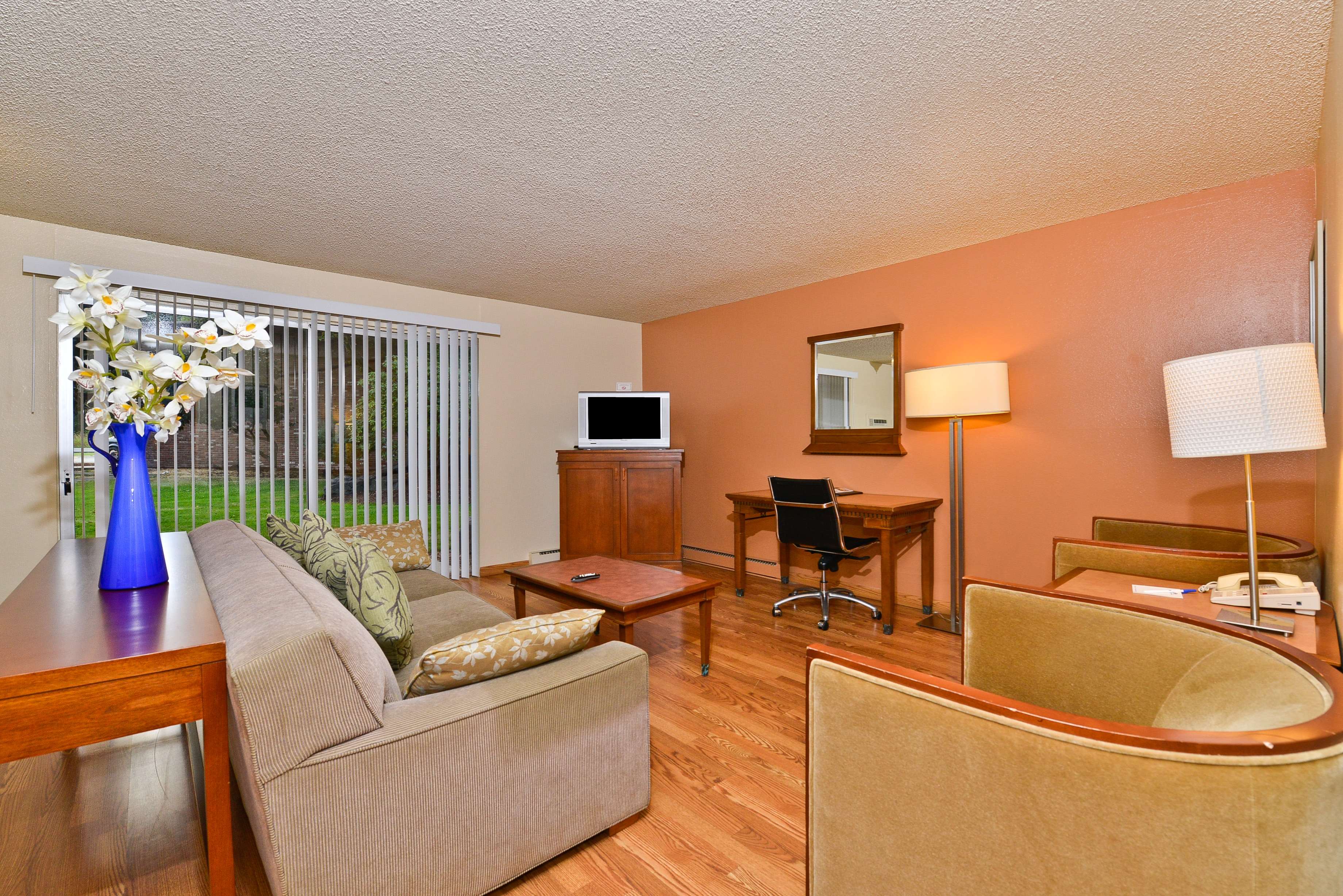 Sunrise Garden Suites