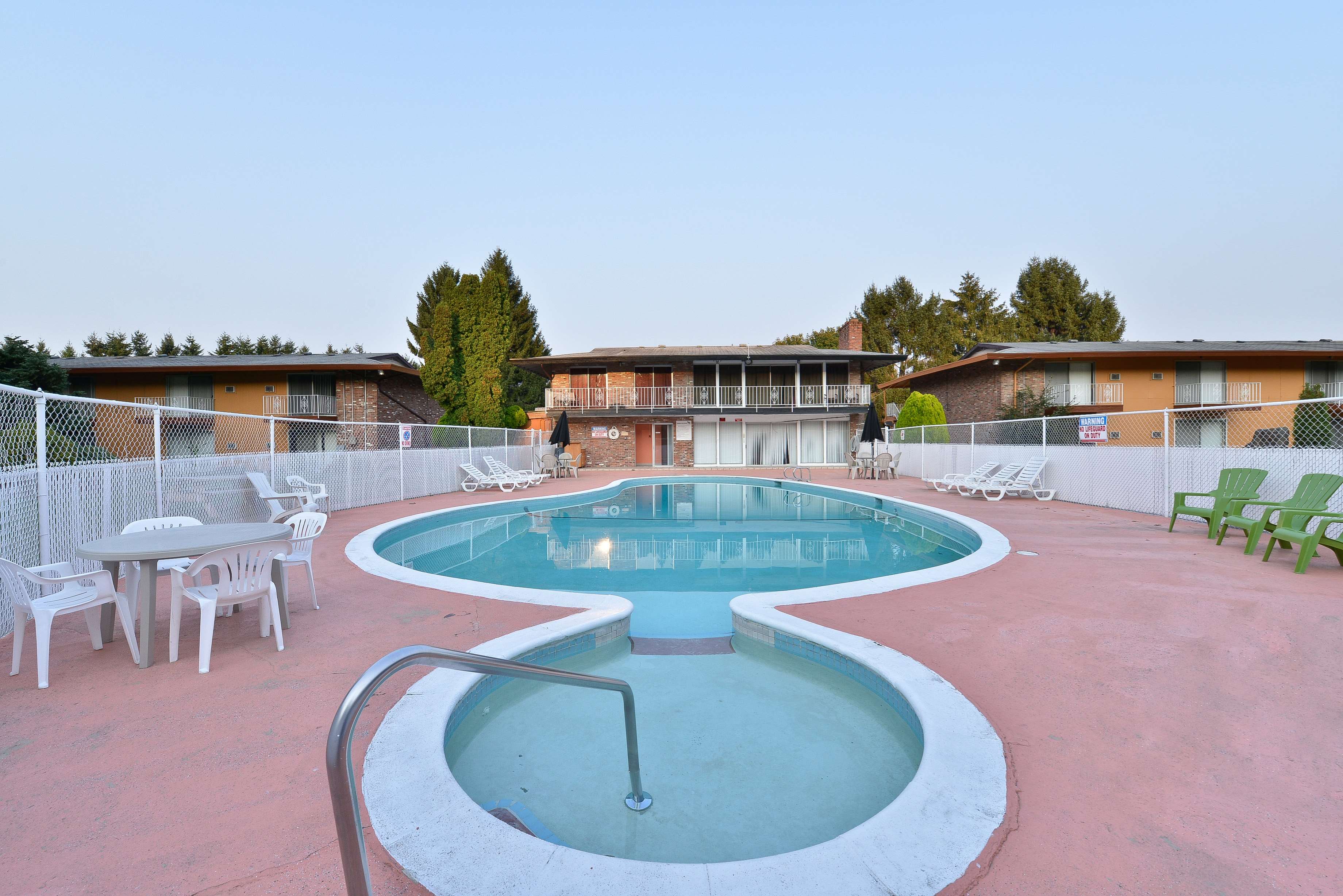 Sunrise Garden Suites