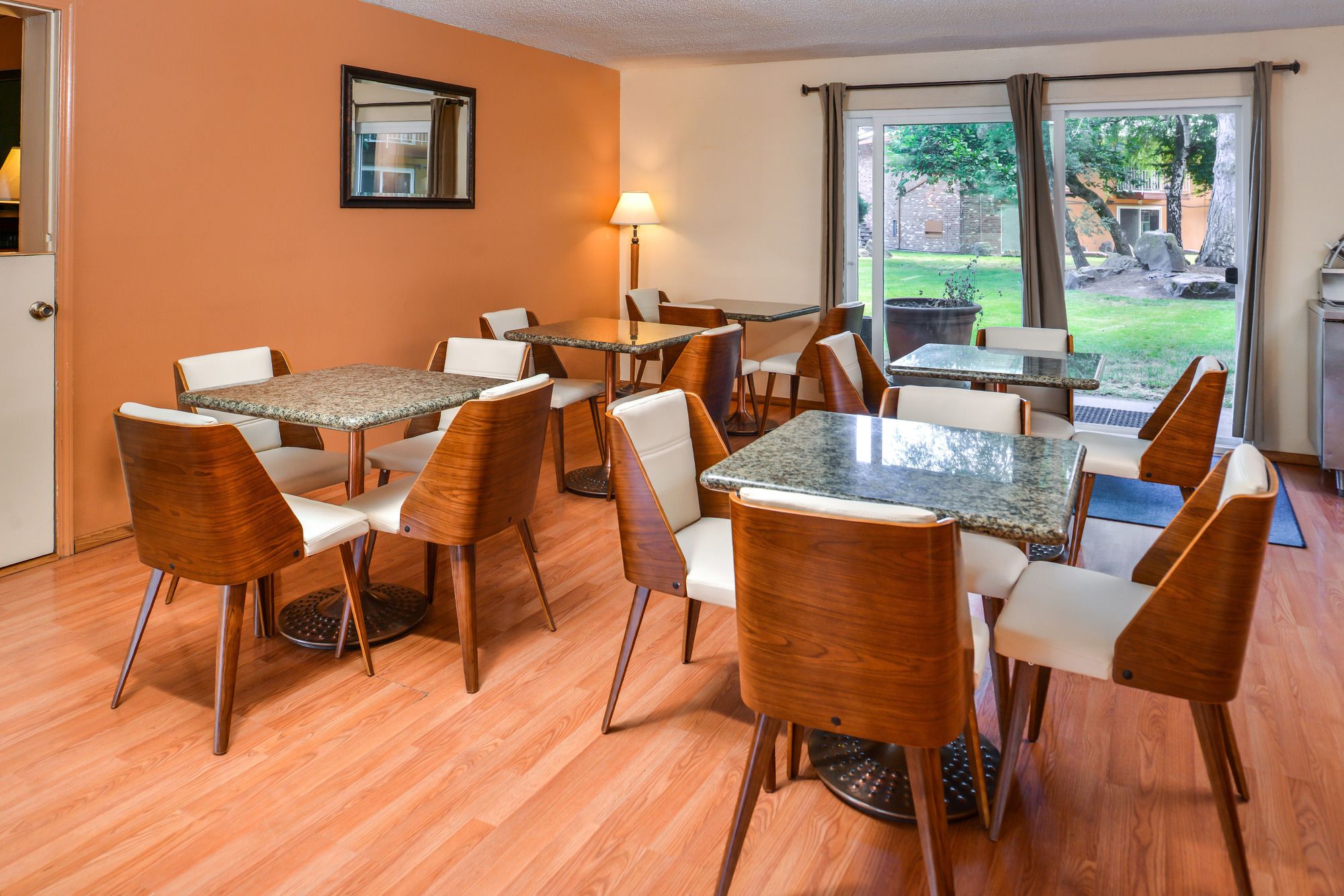 Sunrise Garden Suites