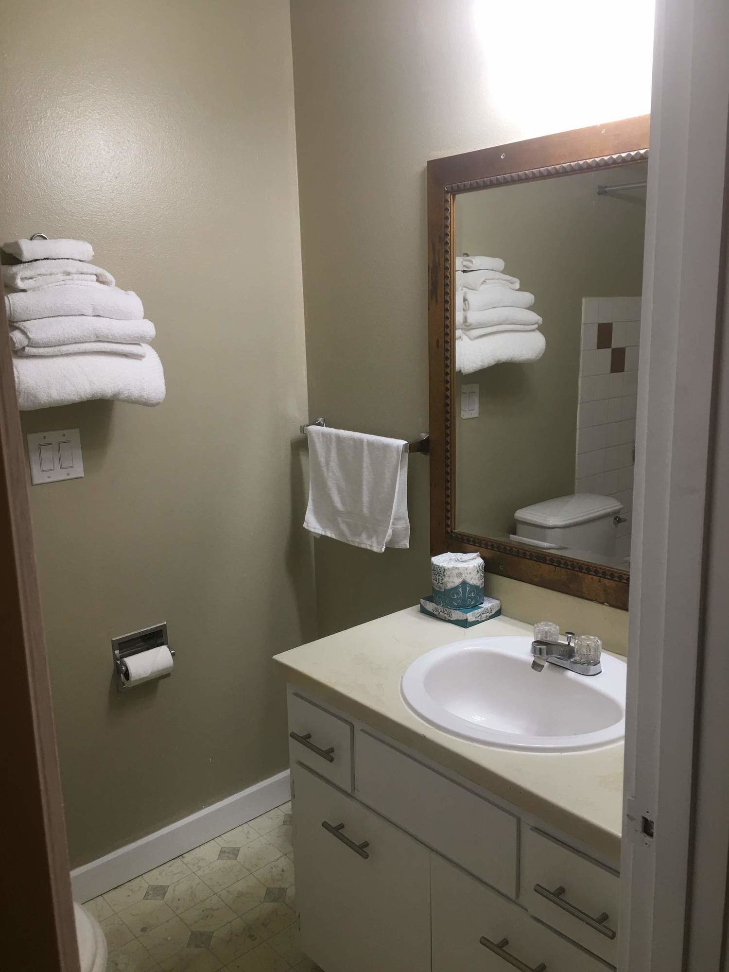 Sunrise Garden Suites