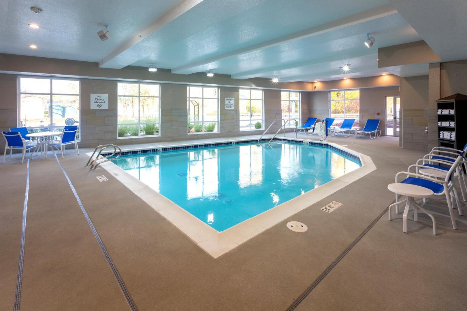 Holiday Inn Express And Suites Seattle South Tukwila