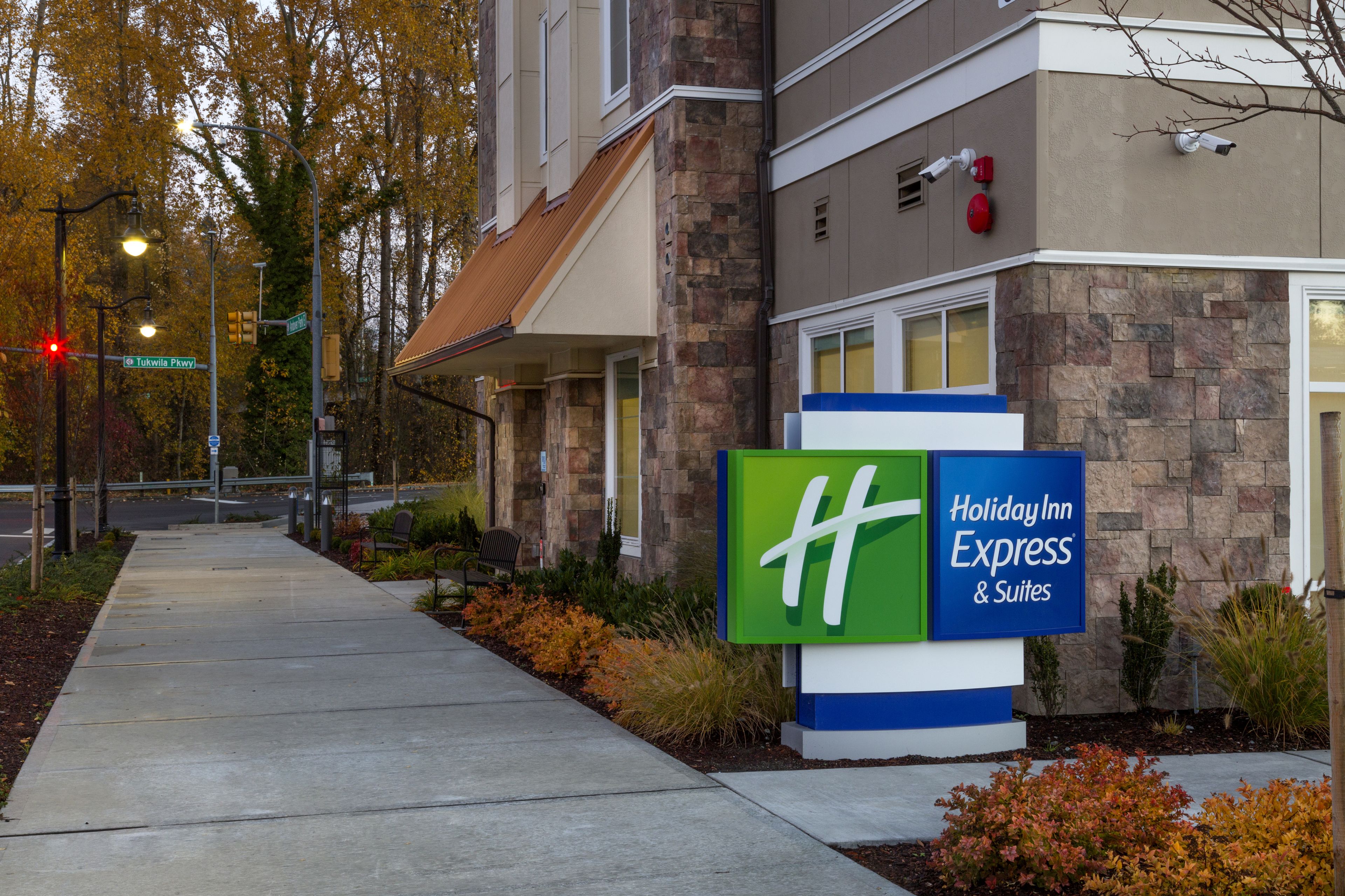 Holiday Inn Express And Suites Seattle South Tukwila