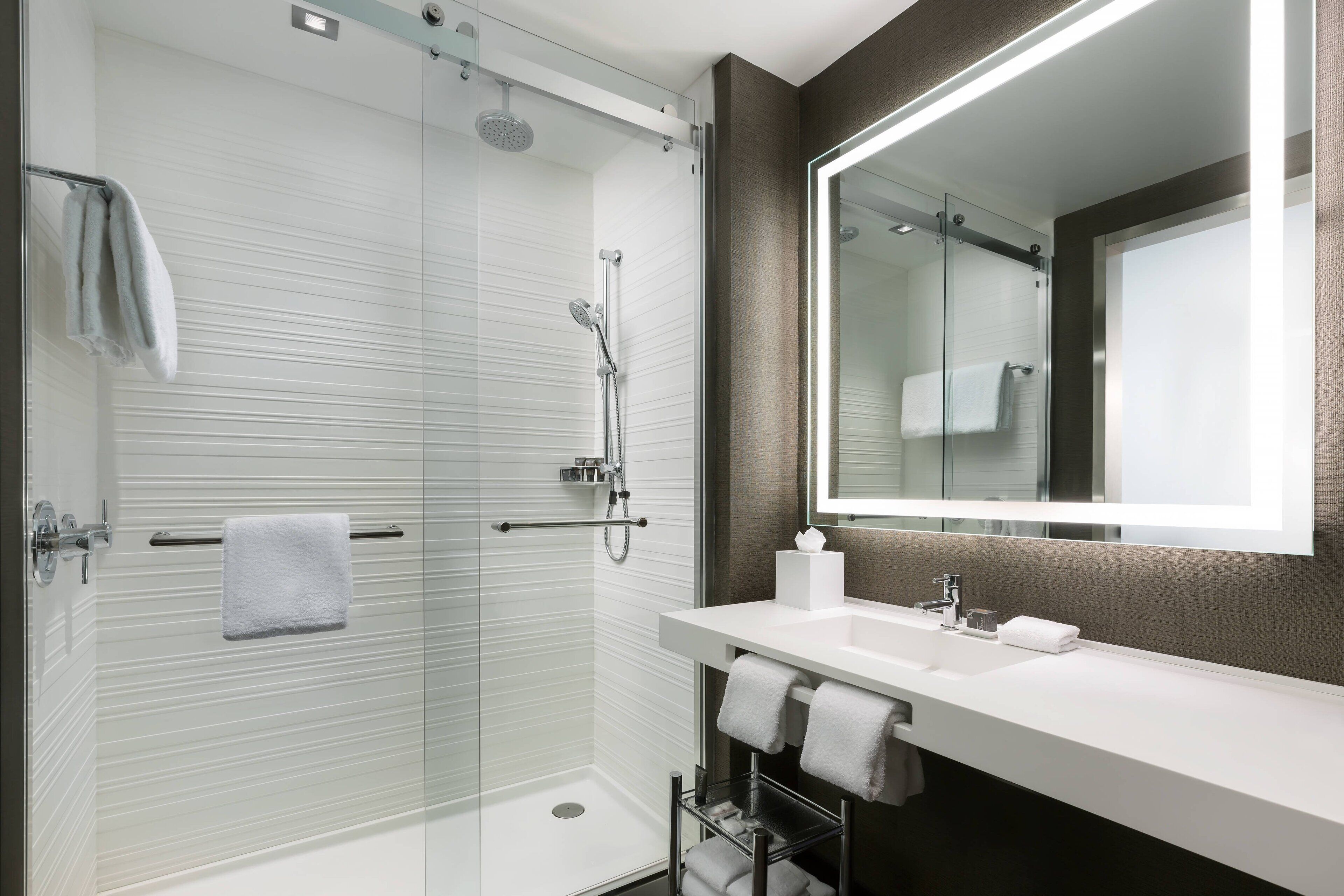 AC Hotel by Marriott Vancouver Waterfront