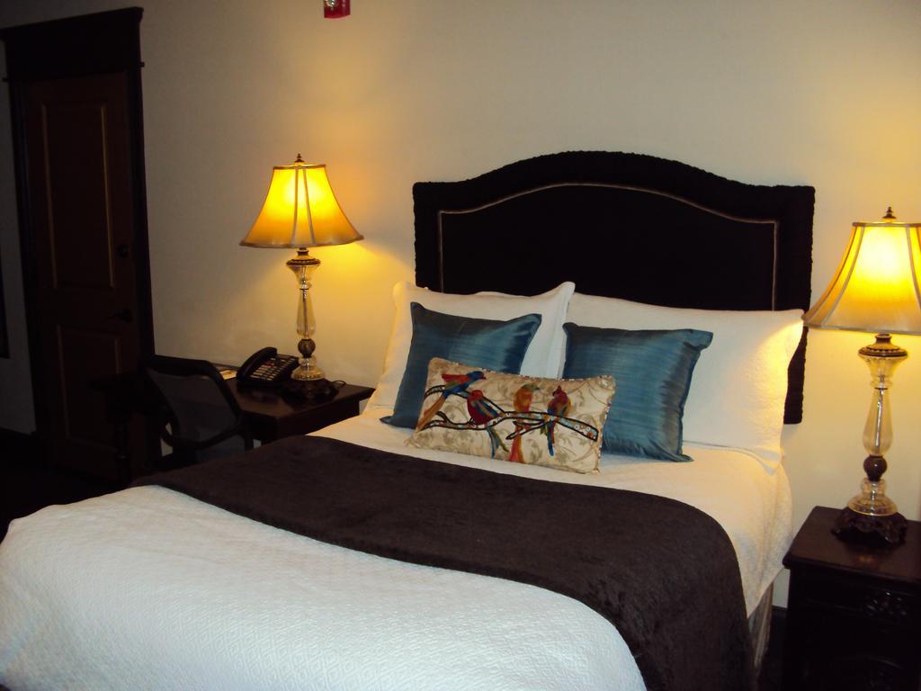 Camas Hotel