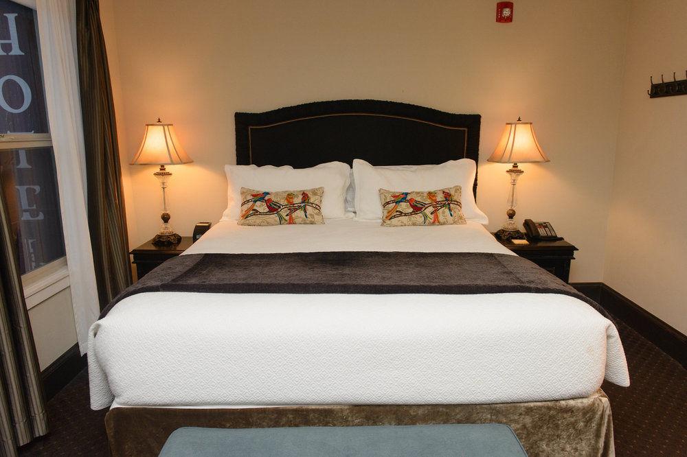 Camas Hotel