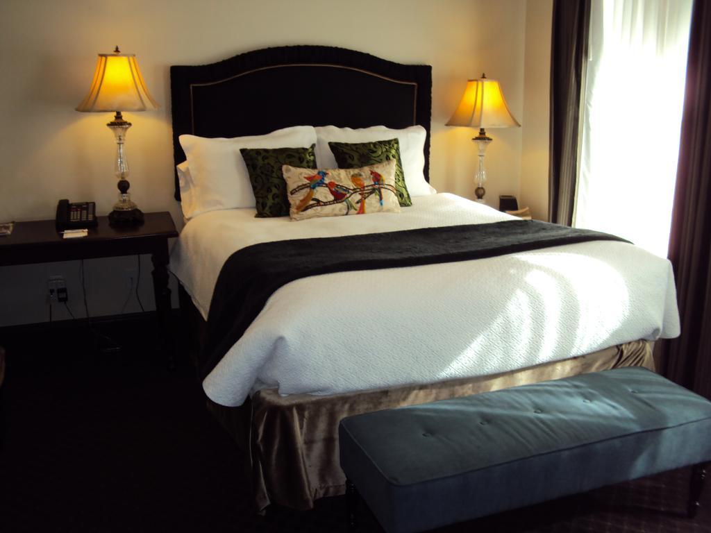 Camas Hotel