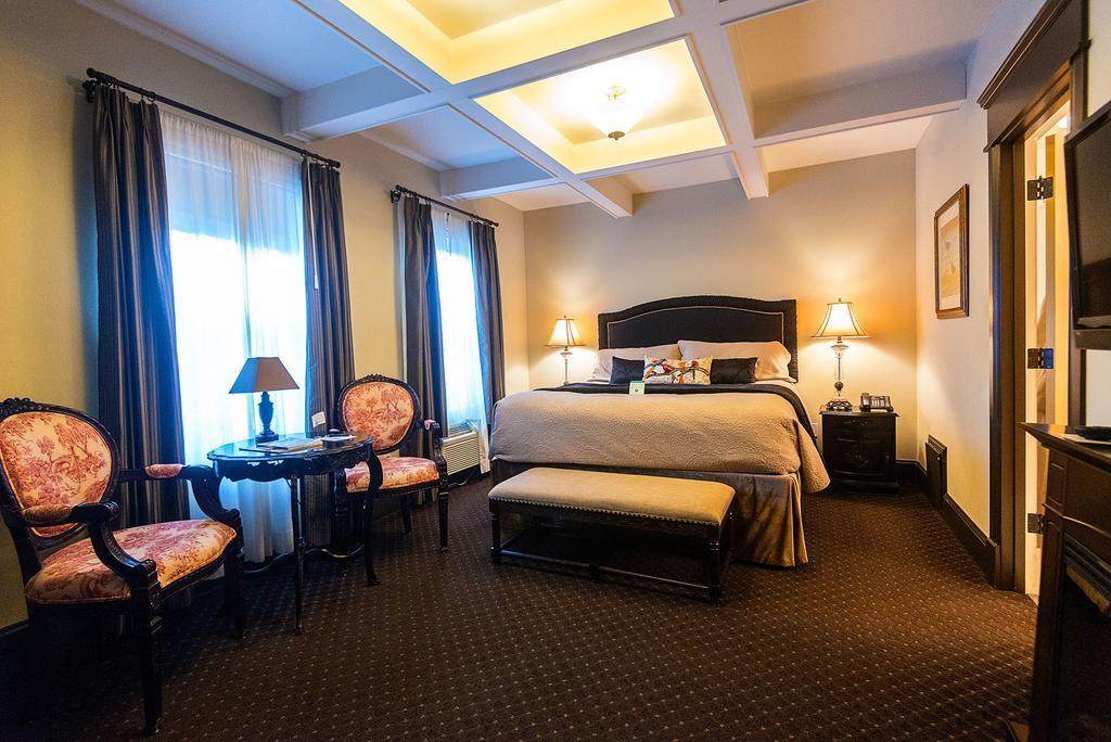Camas Hotel