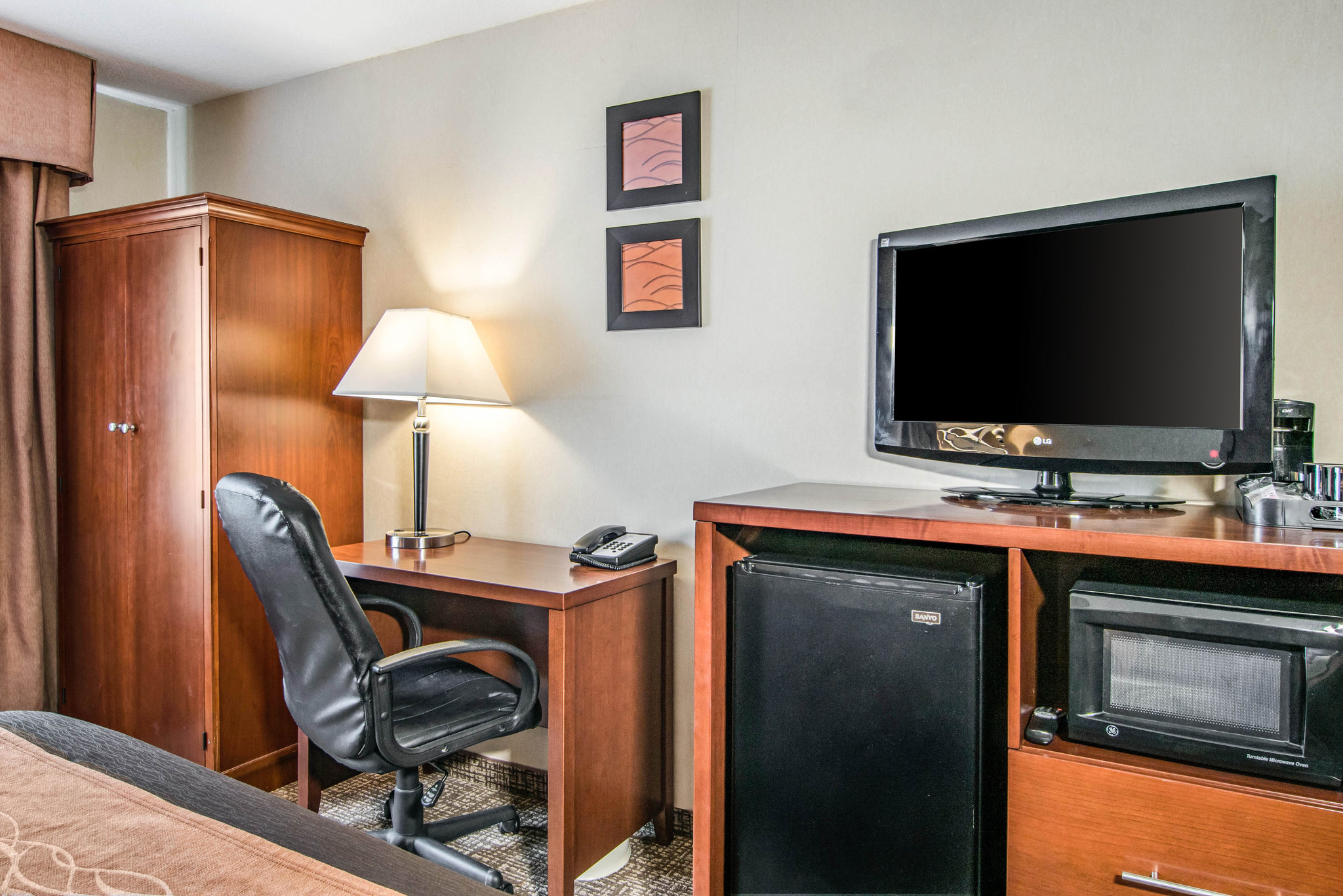 Comfort Inn & Suites Vancouver Downtown City Center