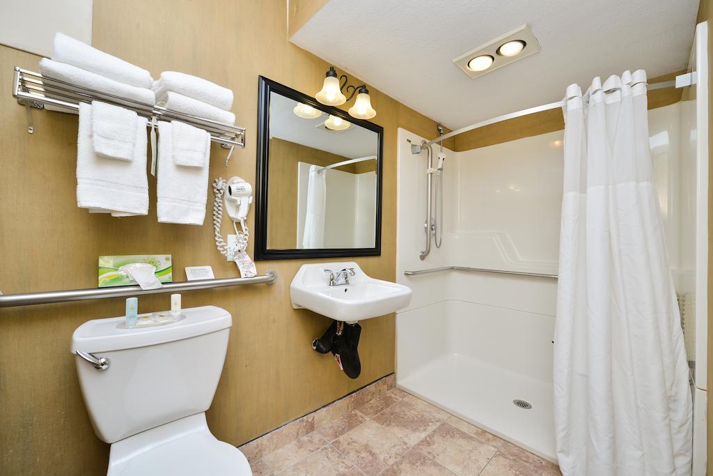 Comfort Inn & Suites Vancouver Downtown City Center