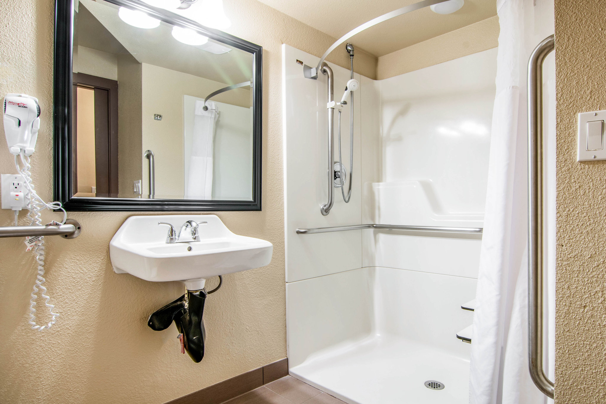 Comfort Inn & Suites Vancouver Downtown City Center