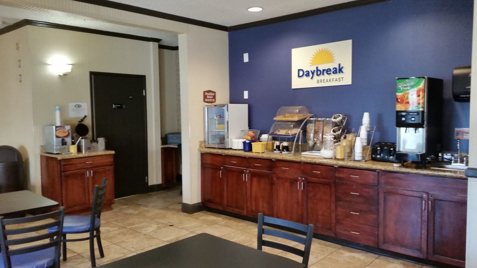 Days Inn & Suites by Wyndham Vancouver