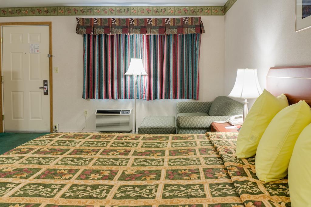 Studio6 Suites Vancouver, WA - Waterfront