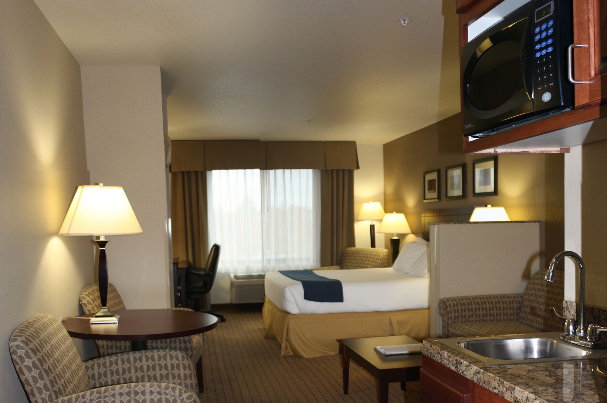Holiday Inn Express Hotel & Suites Vancouver Mall/Portland Area