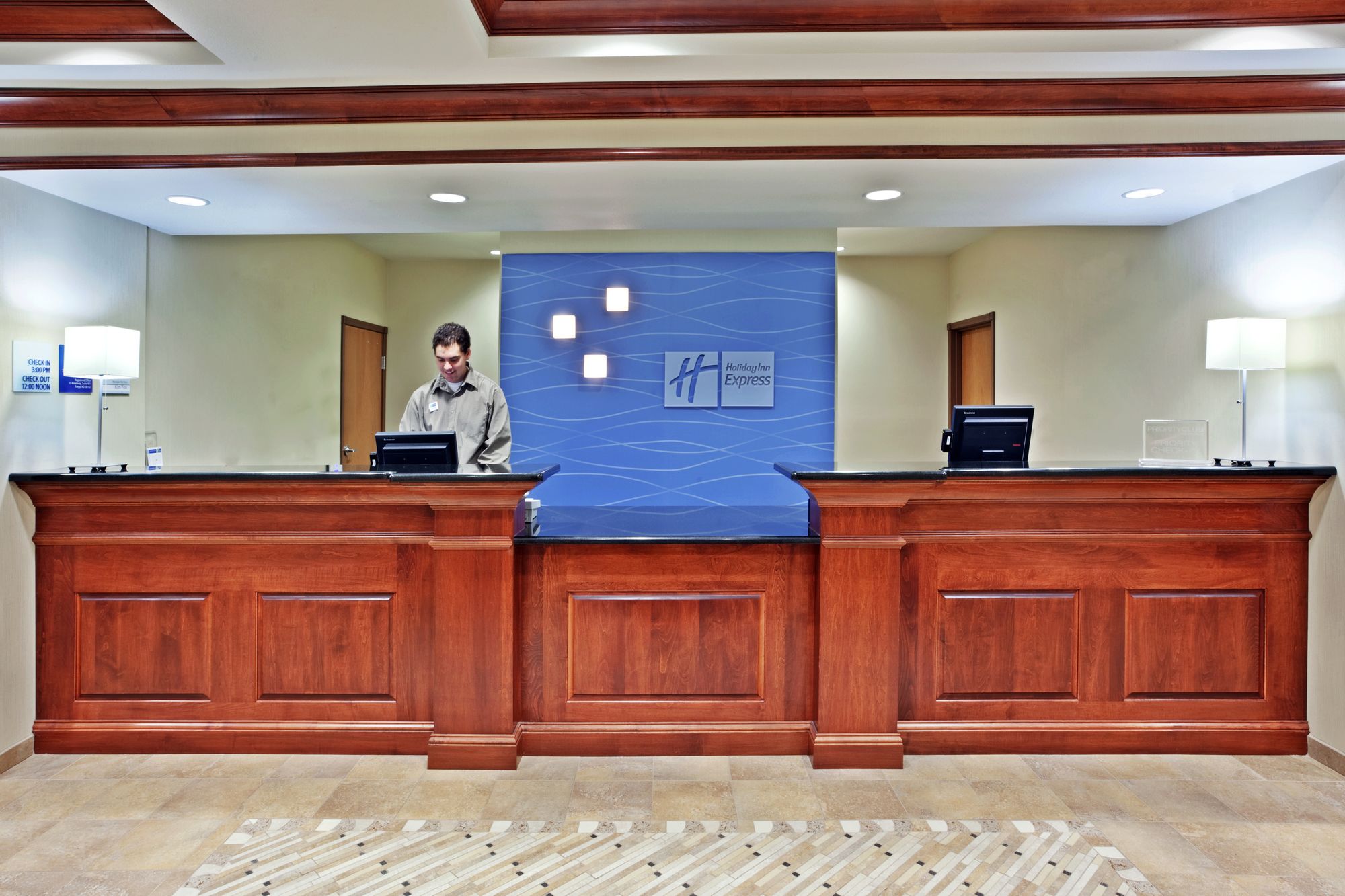 Holiday Inn Express Hotel & Suites Vancouver Mall/Portland Area