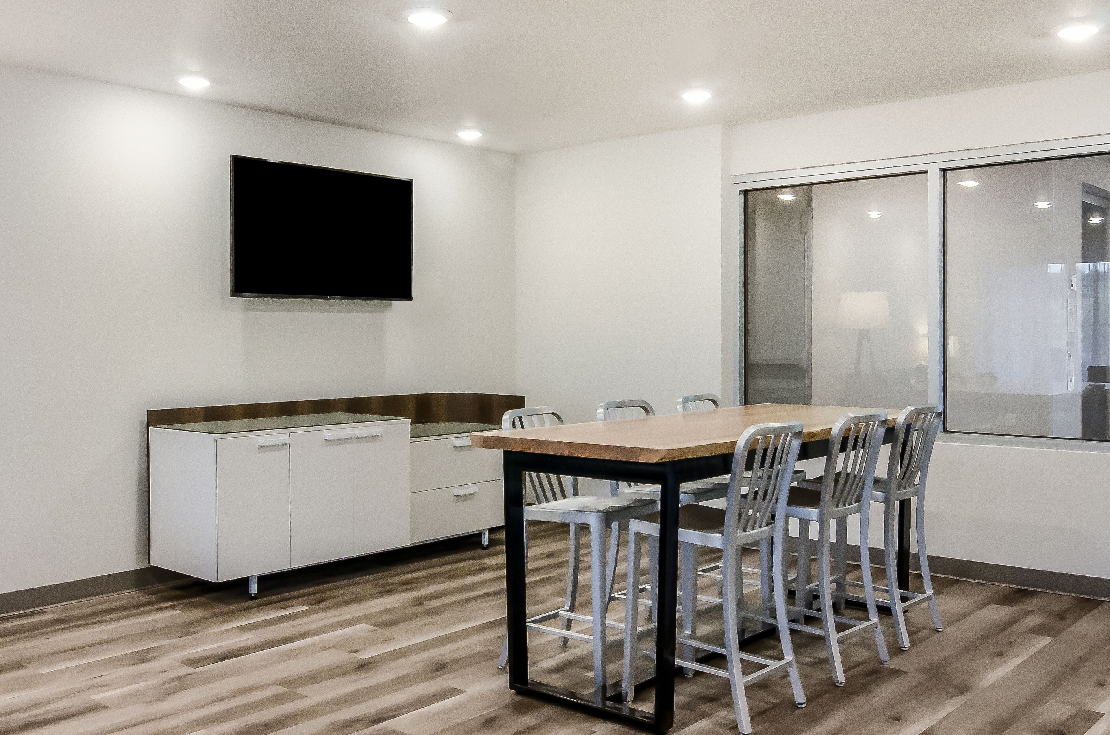 WoodSpring Suites Portland Vancouver