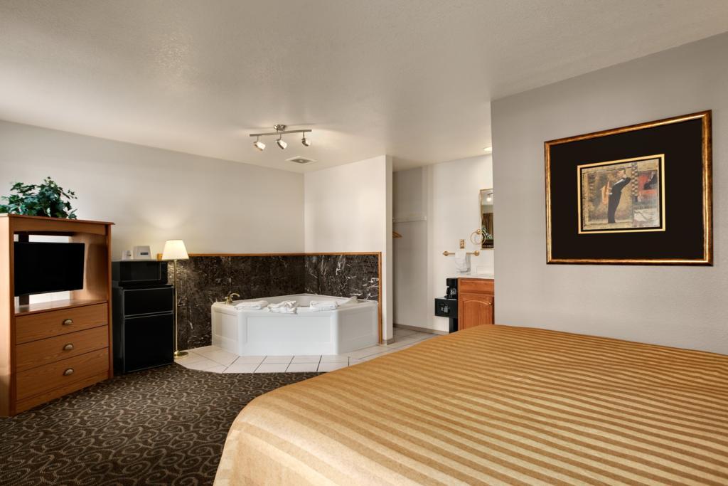 Travelodge by Wyndham Wenatchee
