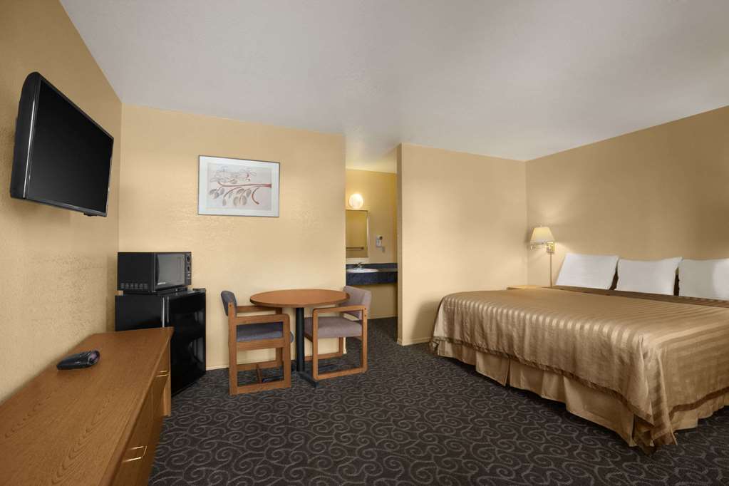 Travelodge by Wyndham Wenatchee