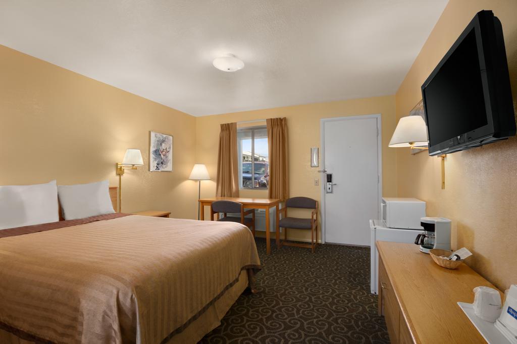 Travelodge by Wyndham Wenatchee
