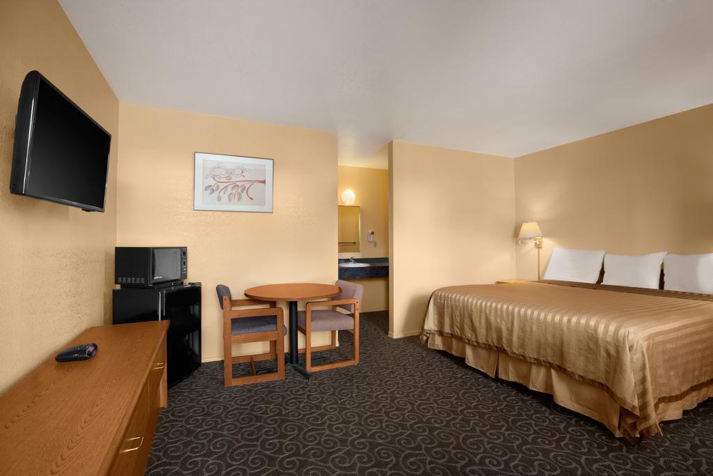 Travelodge by Wyndham Wenatchee
