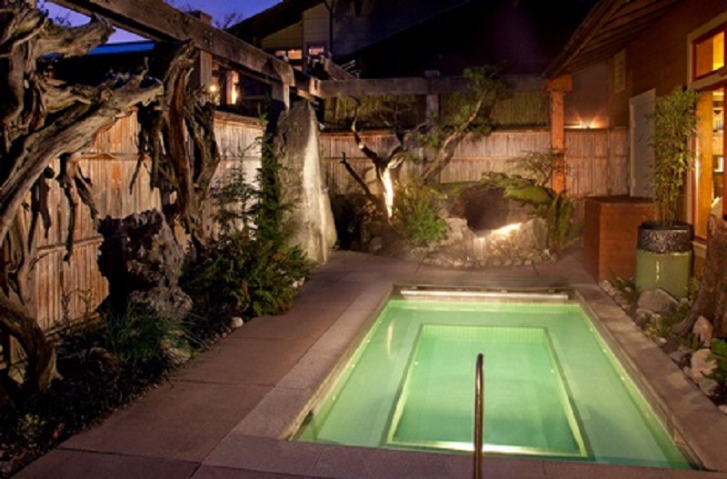 Willows Lodge
