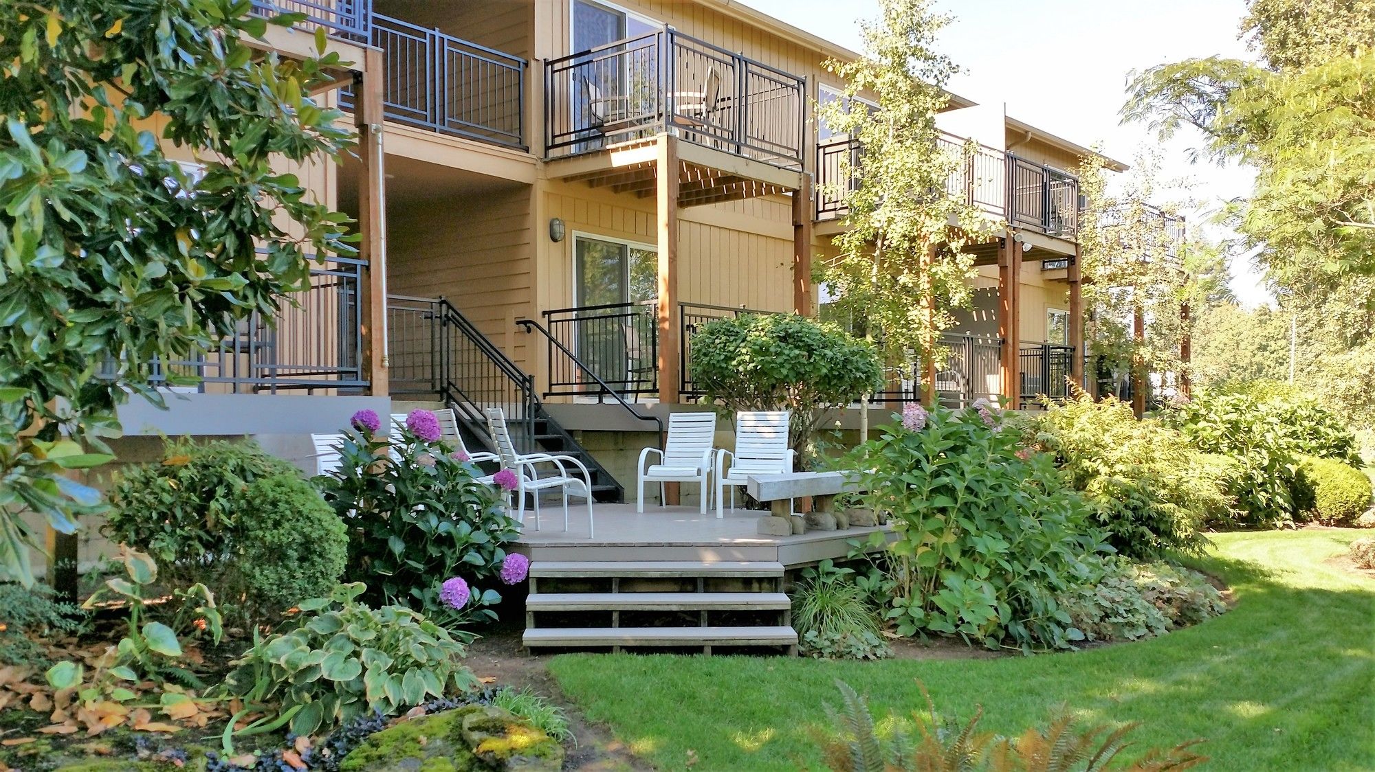 Lewis River Inn