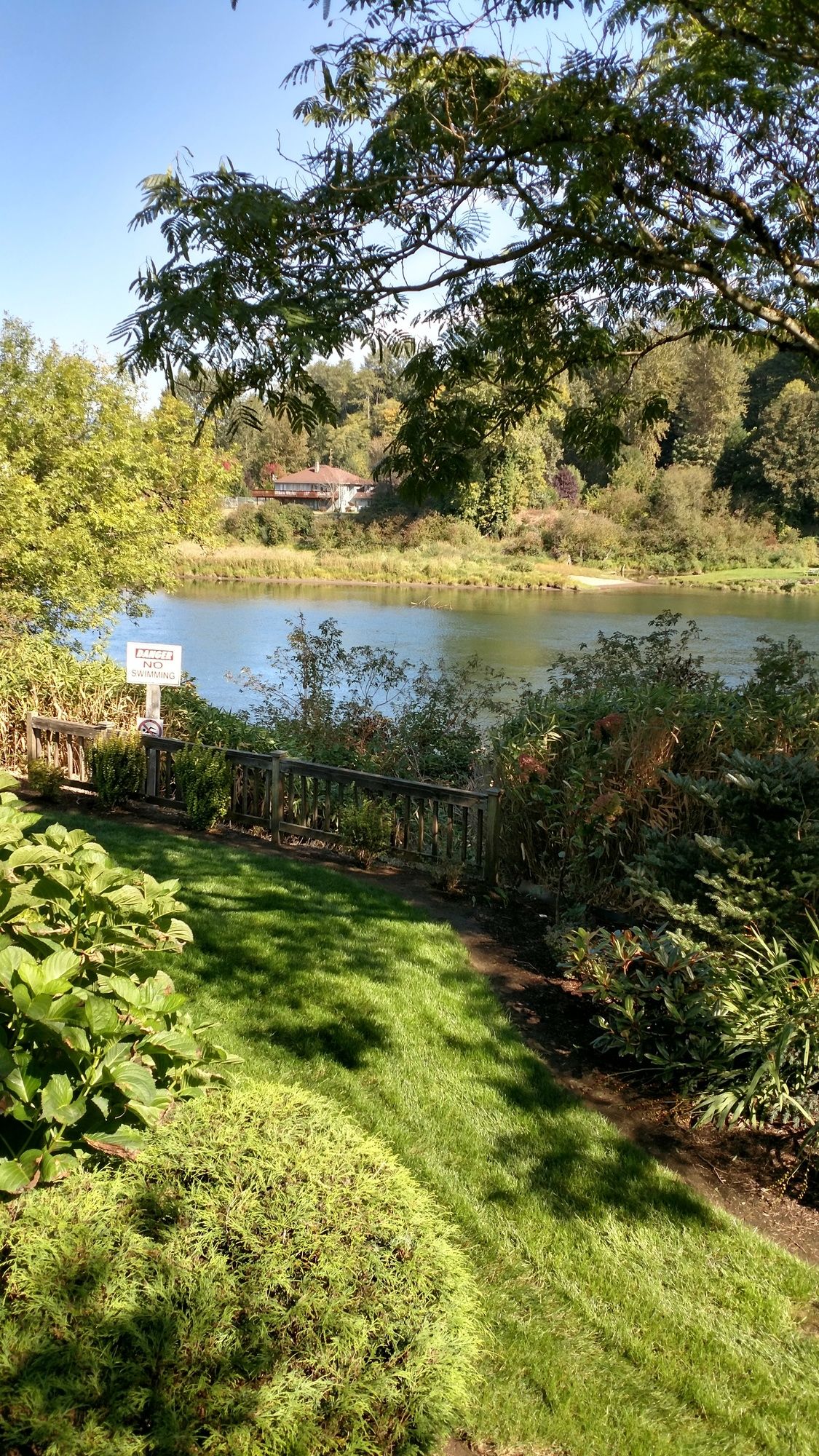 Lewis River Inn