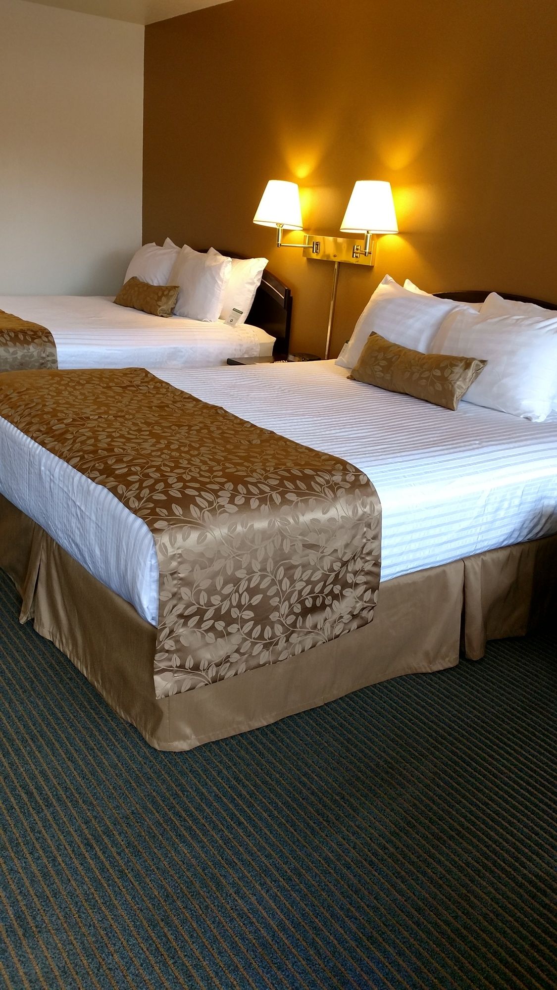 Lewis River Inn