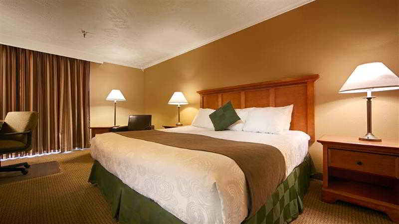 Best Western Plus Ahtanum Inn